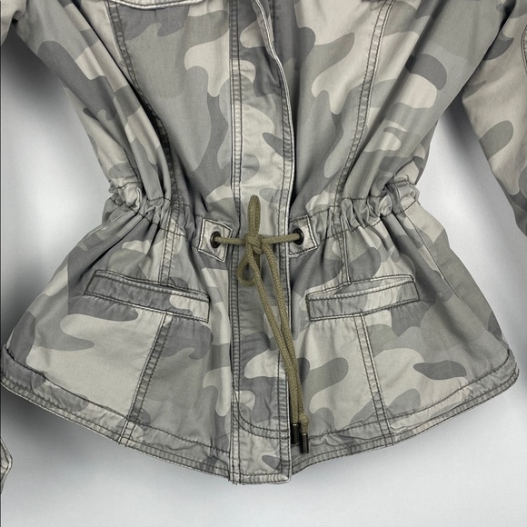 Abercrombie & Fitch Camo
Jacket Womens Girls L
Green Tan Utility size L - Picture 6 of 13